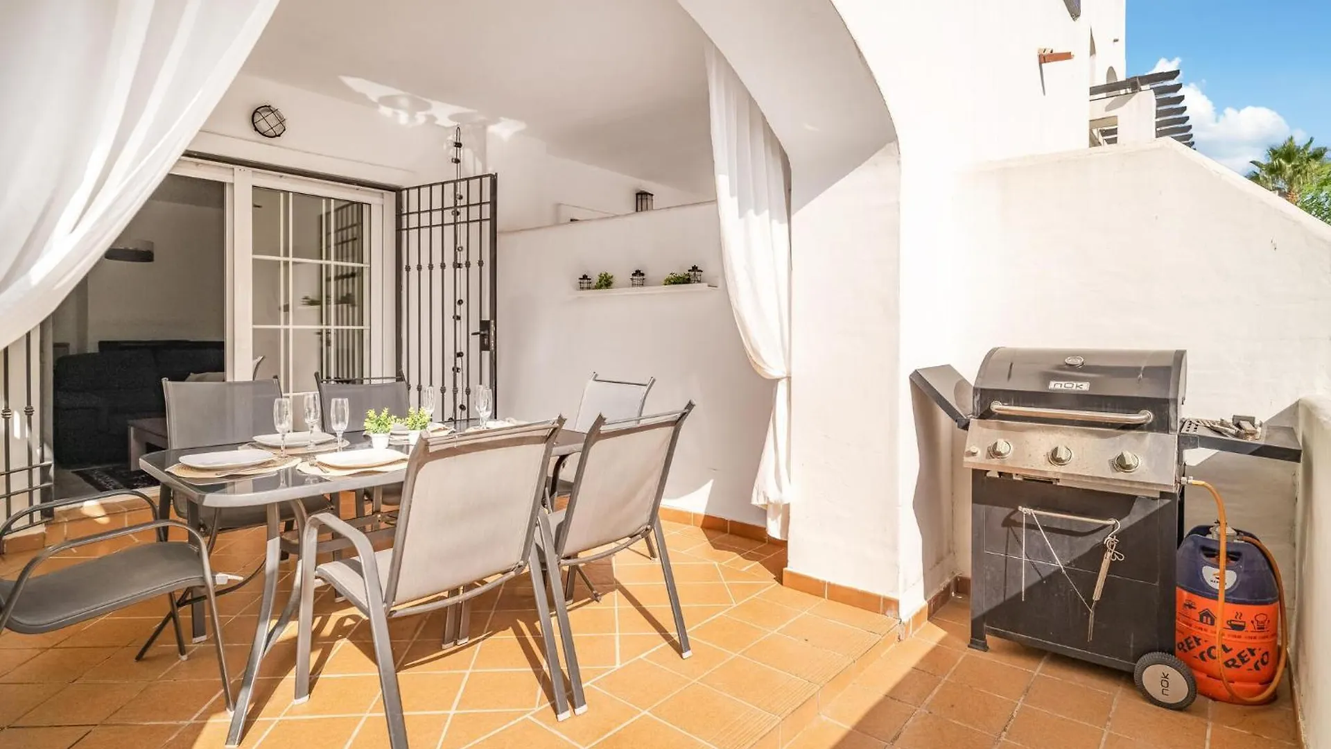 2 Bedroom Stunning Apartment In Sabinillas San Luis de Sabinillas Spanien